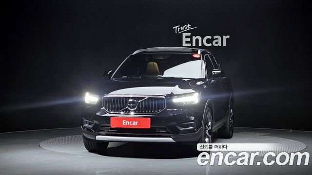 Volvo XC40 B4 Inscription 2022 — фото 3