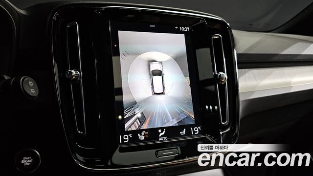 Volvo XC40 B4 Inscription 2022 — фото 15