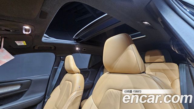 Volvo XC40 B4 Inscription 2022 — фото 19