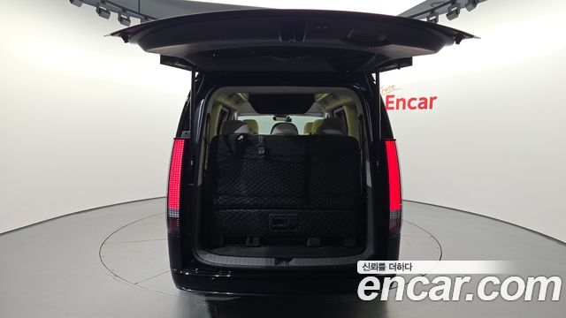 Hyundai Staria 4WD Lounge 9-Seater Limousine 2023 — фото 17