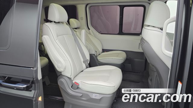 Hyundai Staria 4WD Lounge 9-Seater Limousine 2023 — фото 19