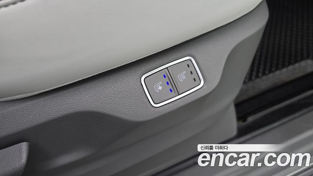 Hyundai Staria 4WD Lounge 9-Seater Limousine 2023 — фото 20