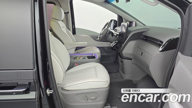 Hyundai Staria 4WD Lounge 9-Seater Limousine 2023 — фото 26