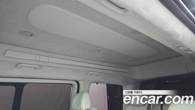 Hyundai Staria 4WD Lounge 9-Seater Limousine 2023 — фото 27