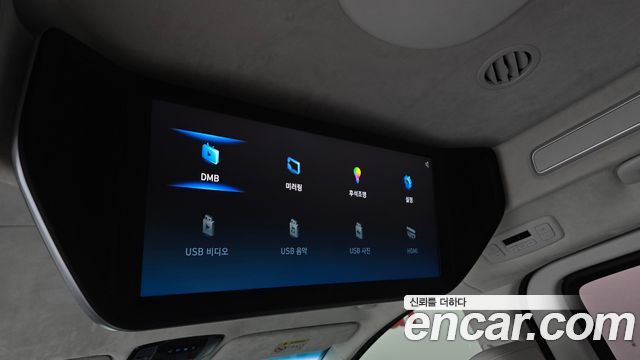 Hyundai Staria 4WD Lounge 9-Seater Limousine 2023 — фото 35