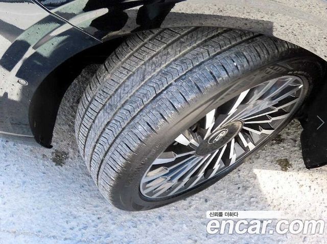 Hyundai Grandeur (GN7) 2,5 Gasoline 2WD Calligraphy 2025 — фото 24