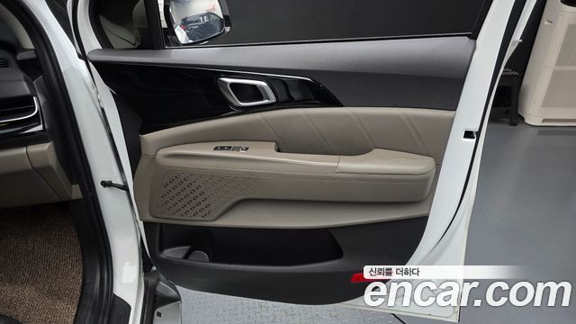Kia Carnival (IV) HEV 9seater Signature 2024 — фото 25