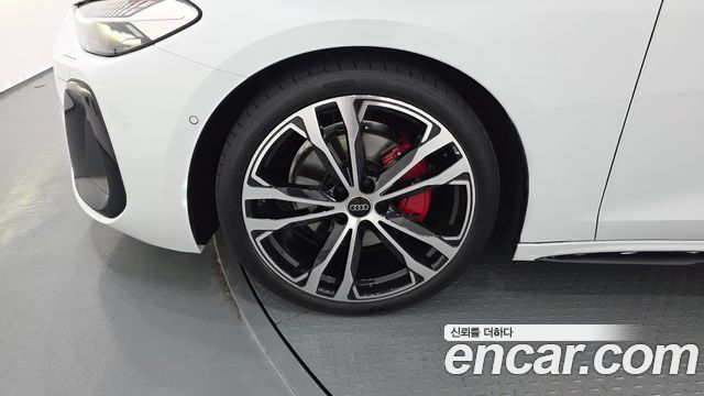 Audi A5 (B10) 40 TFSI Quattro S Line Black Edition 2025 — фото 5