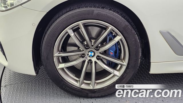 BMW 5 Series (G30) 530i xDrive M Sport Package Plus 2018 — фото 5
