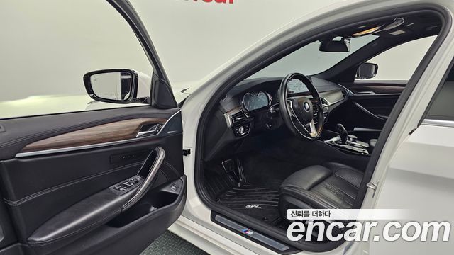 BMW 5 Series (G30) 530i xDrive M Sport Package Plus 2018 — фото 10