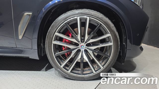 BMW X5 (G05) M50i 2023 — фото 21