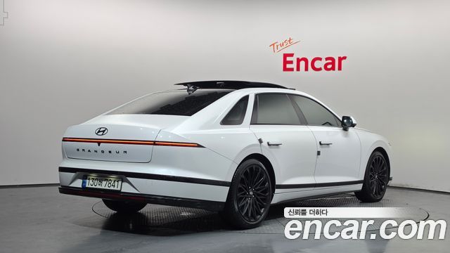 Hyundai Grandeur (GN7) 3,5 Gasoline 4WD Calligraphy 2023 — фото 2