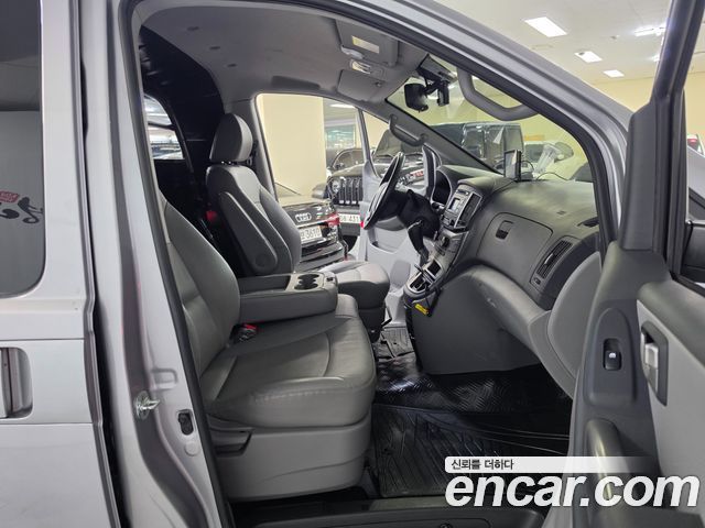 Hyundai Grand Starex Van 3-Seater Smart 2021 — фото 7
