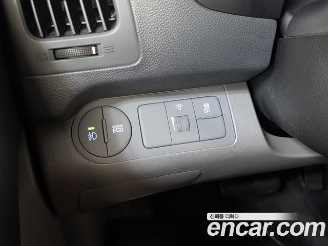 Hyundai Grand Starex Van 3-Seater Smart 2021 — фото 19