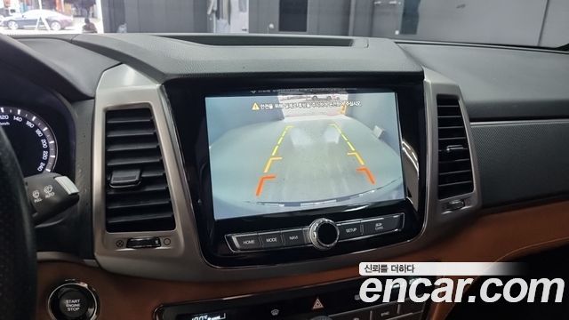 KG Mobility (SsangYong) Rexton Sports Khan Diesel 2.2 4WD Professional S (5-Link) 2019 — фото 17