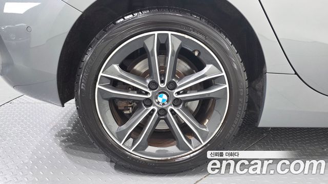 BMW 1 Series (F40) 120i Sports 2023 — фото 5