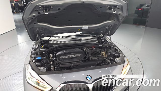 BMW 1 Series (F40) 120i Sports 2023 — фото 6