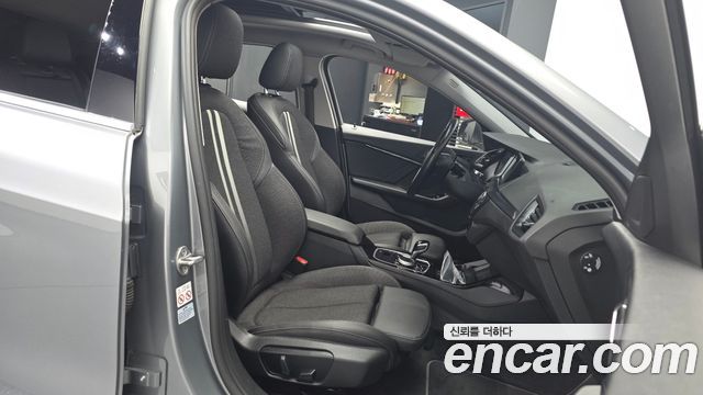 BMW 1 Series (F40) 120i Sports 2023 — фото 15