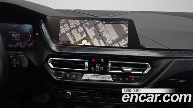 BMW 1 Series (F40) 120i Sports 2023 — фото 19