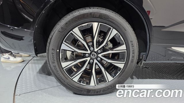 Volvo XC60 (II) B5 Ultimate Bright 2024 — фото 5