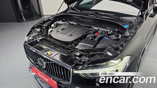 Volvo XC60 (II) B5 Ultimate Bright 2024 — фото 6