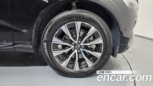 Volvo XC60 (II) B5 Ultimate Bright 2024 — фото 21