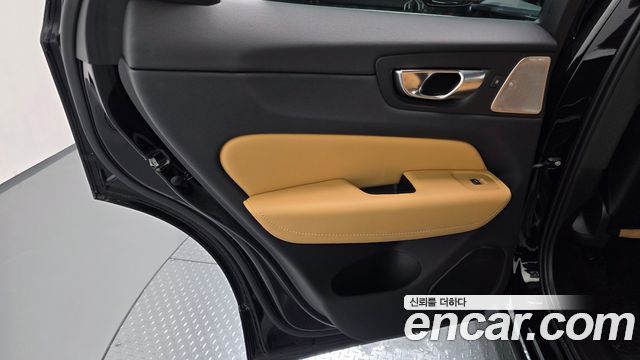 Volvo XC60 (II) B5 Ultimate Bright 2024 — фото 25