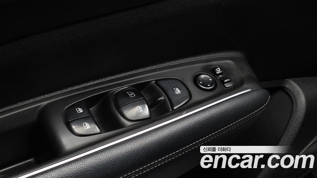 Renault Korea QM6 Diesel 4WD RE Signature 2017 — фото 29