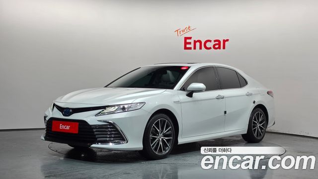 Toyota Camry (XV70) 2.5 XLE Hybrid 2024 — фото 1