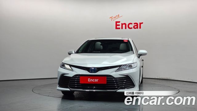 Toyota Camry (XV70) 2.5 XLE Hybrid 2024 — фото 3