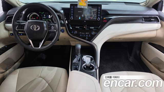 Toyota Camry (XV70) 2.5 XLE Hybrid 2024 — фото 7