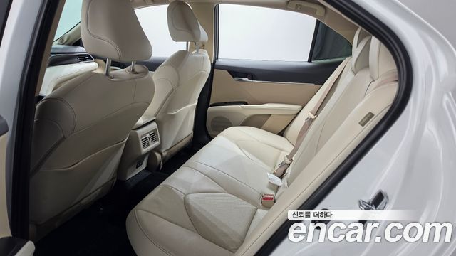 Toyota Camry (XV70) 2.5 XLE Hybrid 2024 — фото 11