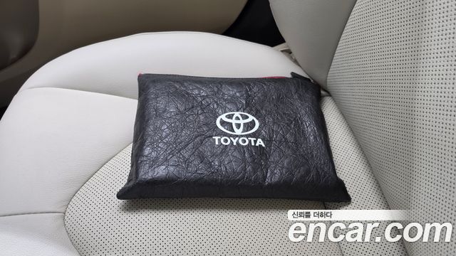 Toyota Camry (XV70) 2.5 XLE Hybrid 2024 — фото 15