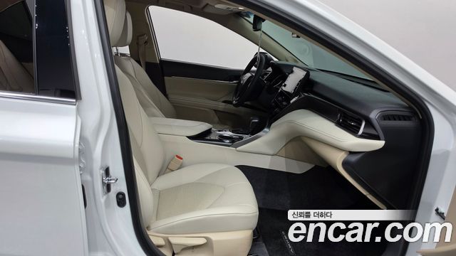 Toyota Camry (XV70) 2.5 XLE Hybrid 2024 — фото 26