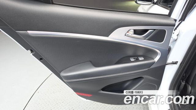 Genesis G70 2.0T Sport Package 2018 — фото 25