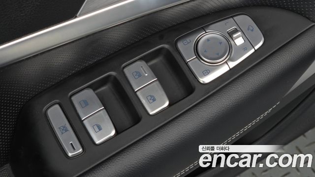 Genesis G70 2.0T Sport Package 2018 — фото 28