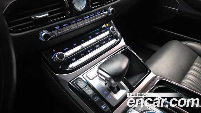 Genesis EQ900 3.8 GDI AWD Luxury 2018 — фото 9