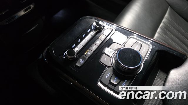 Genesis EQ900 3.8 GDI AWD Luxury 2018 — фото 19
