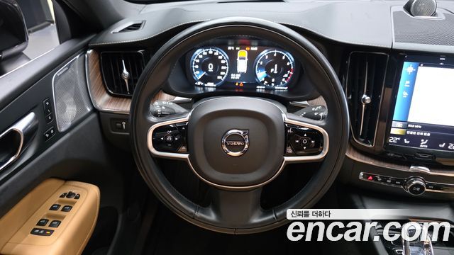 Volvo XC60 (II) B5 Inscription 2021 — фото 13