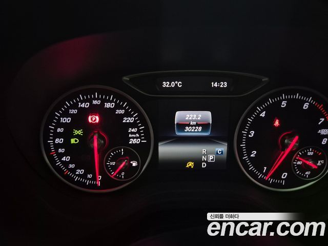 Mercedes-Benz A-Class (W176) A200 2018 — фото 5