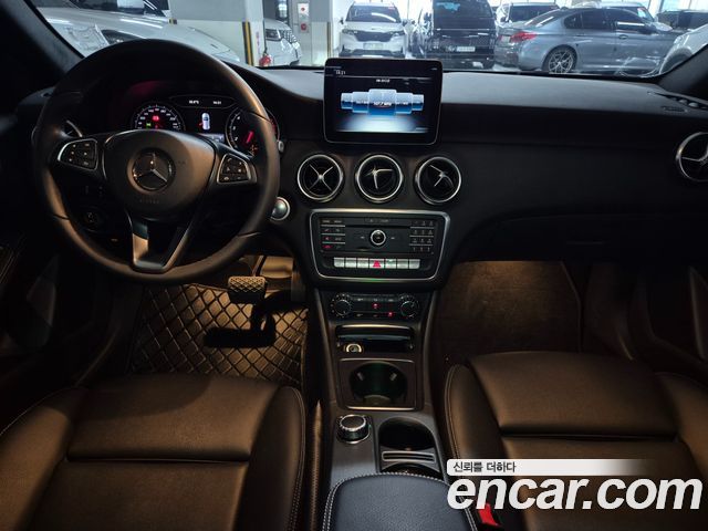 Mercedes-Benz A-Class (W176) A200 2018 — фото 6