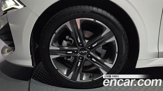Kia K5 (III) 2.0 LPI Signature 2023 — фото 5