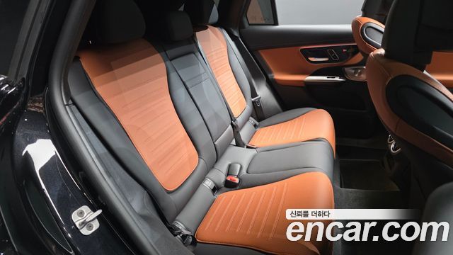 Mercedes-Benz GLC-Class (X254) GLC300 4MATIC AMG Line 2024 — фото 11