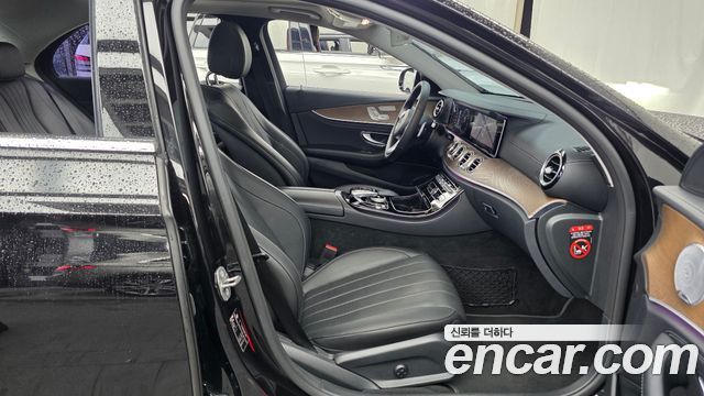 Mercedes-Benz E-Class (W213) E300 4MATIC Exclusive 2018 — фото 15