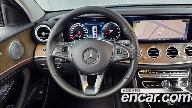 Mercedes-Benz E-Class (W213) E300 4MATIC Exclusive 2018 — фото 17