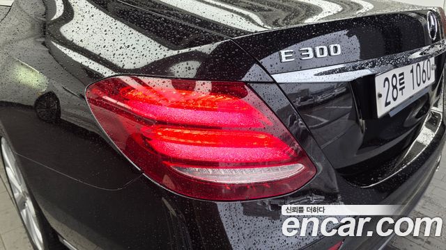 Mercedes-Benz E-Class (W213) E300 4MATIC Exclusive 2018 — фото 29