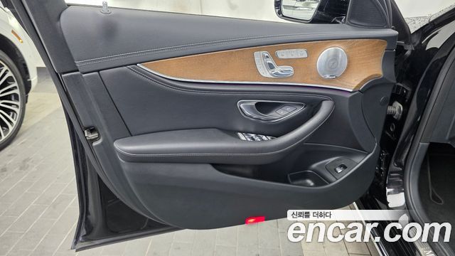 Mercedes-Benz E-Class (W213) E300 4MATIC Exclusive 2018 — фото 30