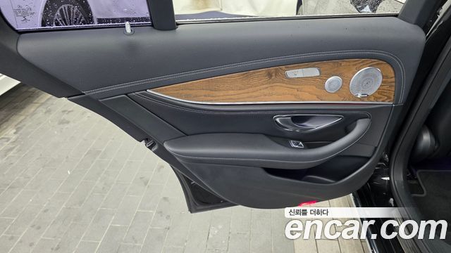 Mercedes-Benz E-Class (W213) E300 4MATIC Exclusive 2018 — фото 31