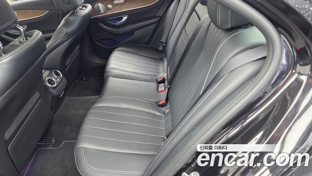 Mercedes-Benz E-Class (W213) E300 4MATIC Exclusive 2018 — фото 32