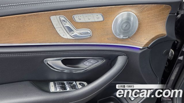 Mercedes-Benz E-Class (W213) E300 4MATIC Exclusive 2018 — фото 36